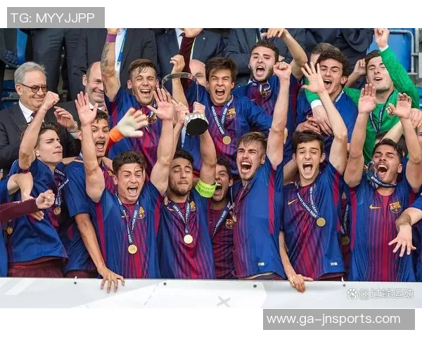 每体：巴萨内部以为有人成心抹黑亚马尔；球队对他彻底信赖